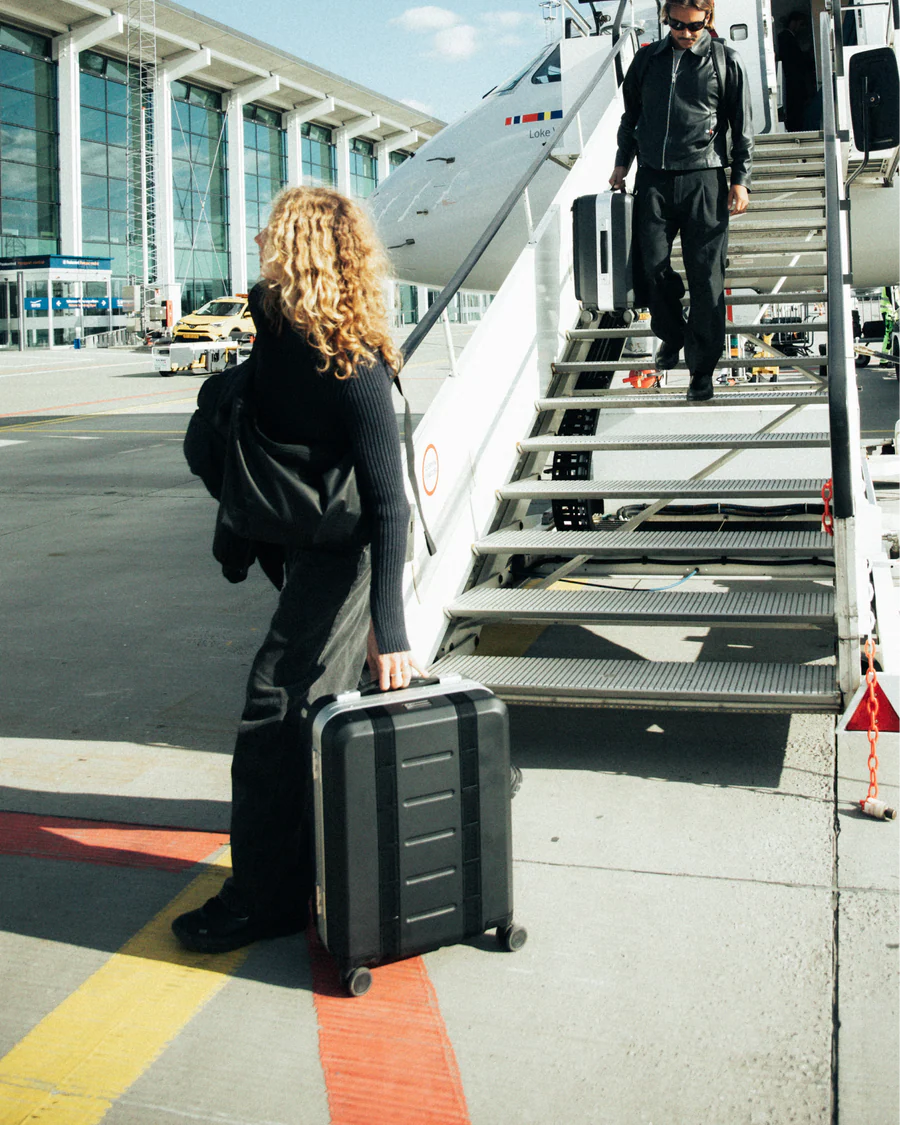 Silver Ramverk Pro Carry-on