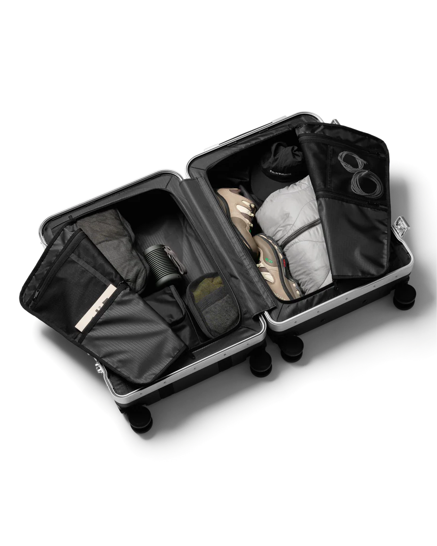 Silver Ramverk Pro Check-in Luggage Medium