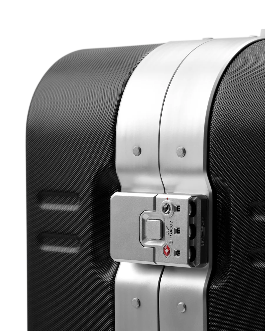 Silver Ramverk Pro Carry-on
